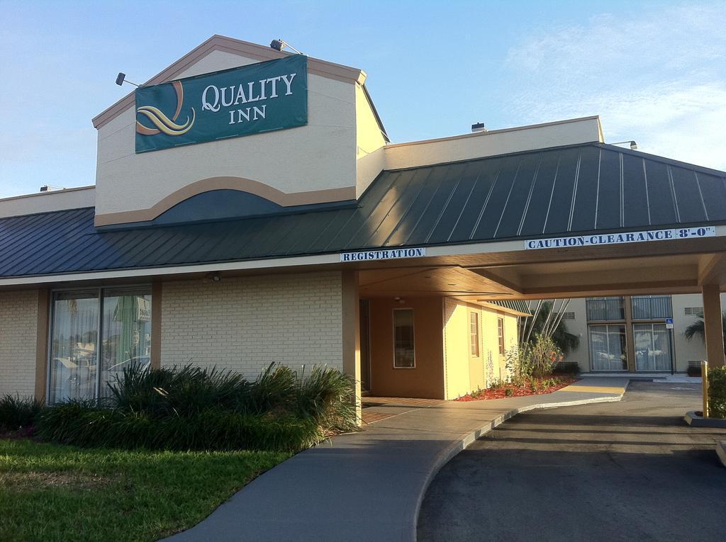 Quality Inn Downtown Стюарт Экстерьер фото
